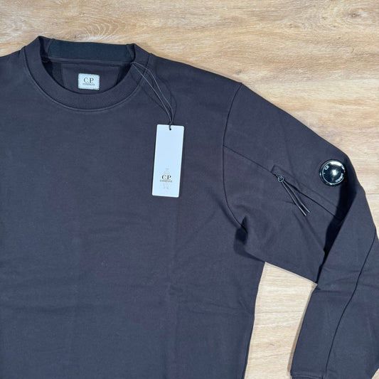 CP Company Diagonal Raised Fleece Crewneck Lens Sweatshirt in Black Castmark