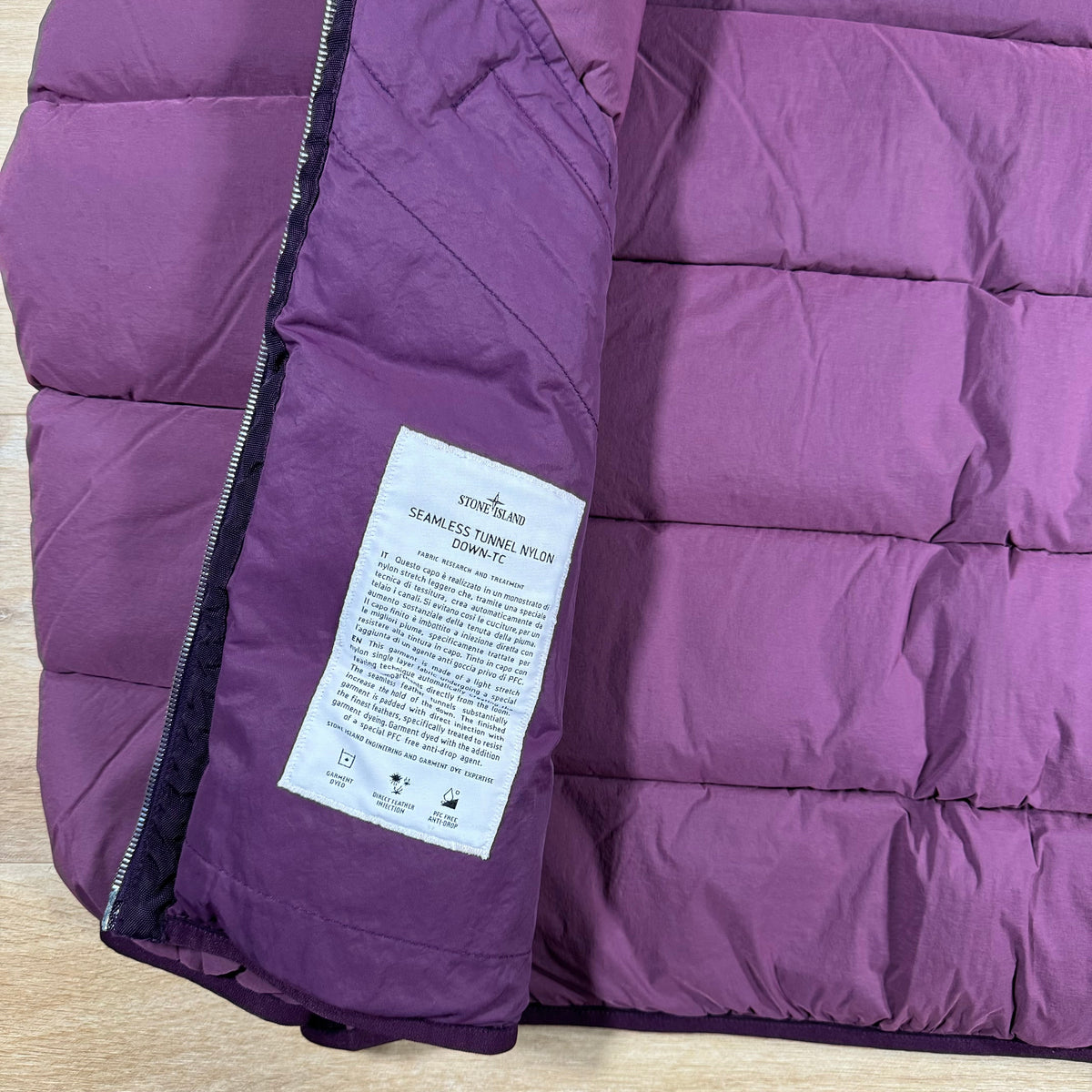 Stone Island Seamless Tunnel Down-TC Jacket in Burgundy Castmark