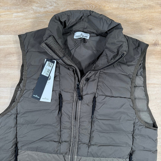 Stone Island Seamless Tunnel Nylon Down-TC Vest in Military Green Castmark