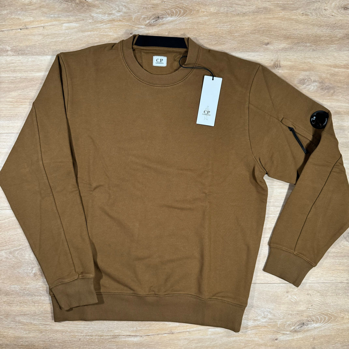 CP Company Diagonal Raised Lens Sweatshirt in Toffee Castmark