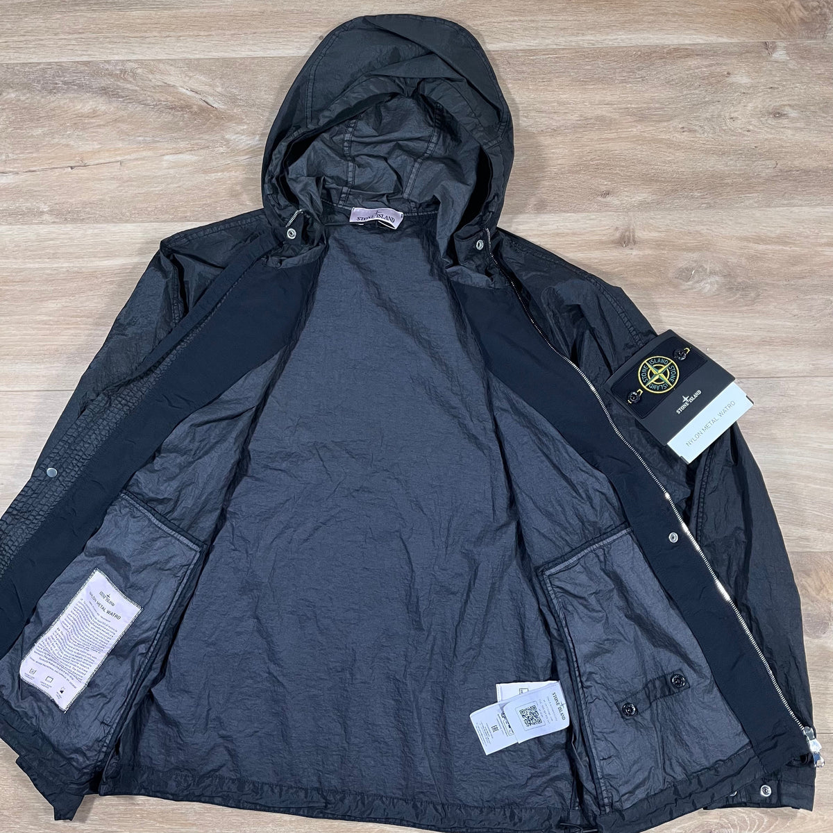 Stone Island Nylon Metal Watro TC Jacket in Black Castmark