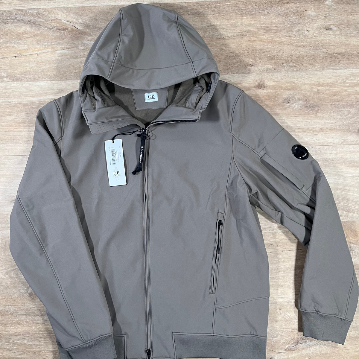 CP Company Shell-R Lens Jacket in Walnut Castmark