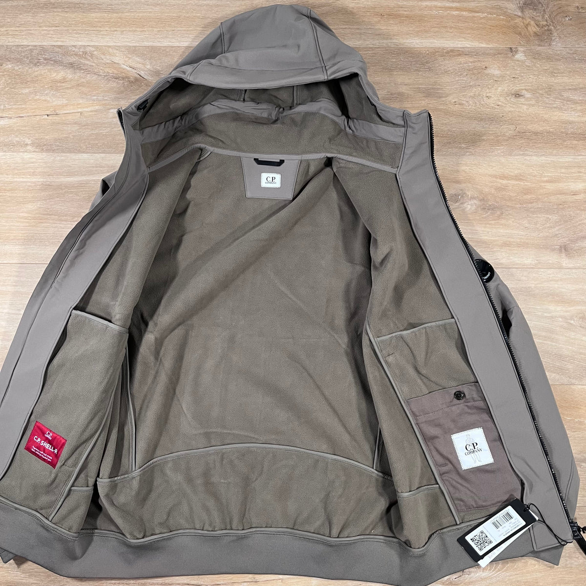CP Company Shell-R Lens Jacket in Walnut Castmark