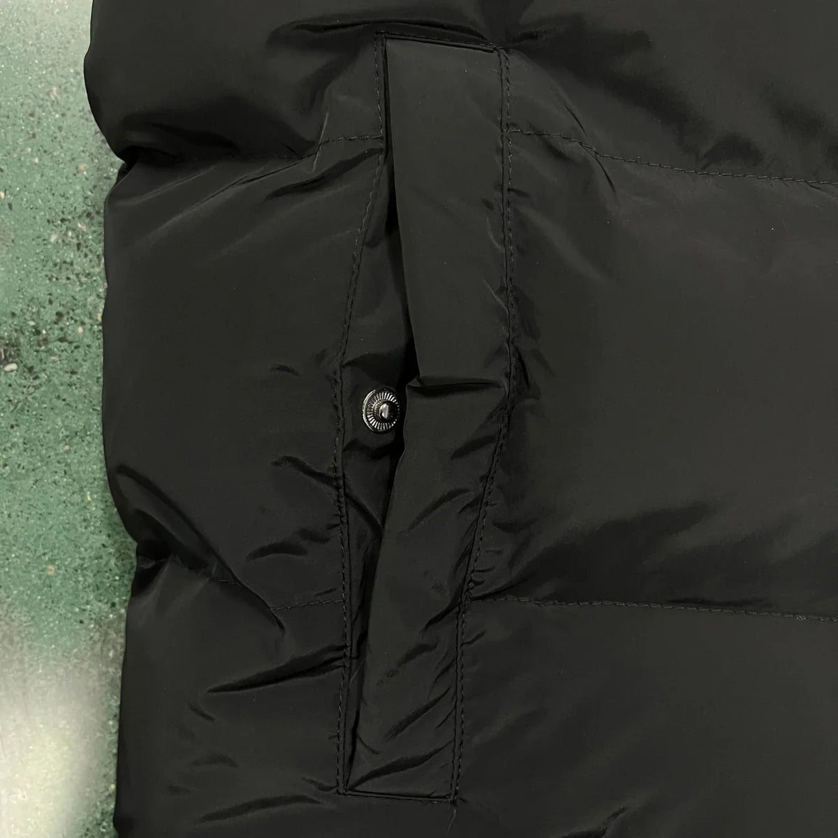Trapstar Hyperdrive Detachable Hooded Puffer Jacket - Triple Black