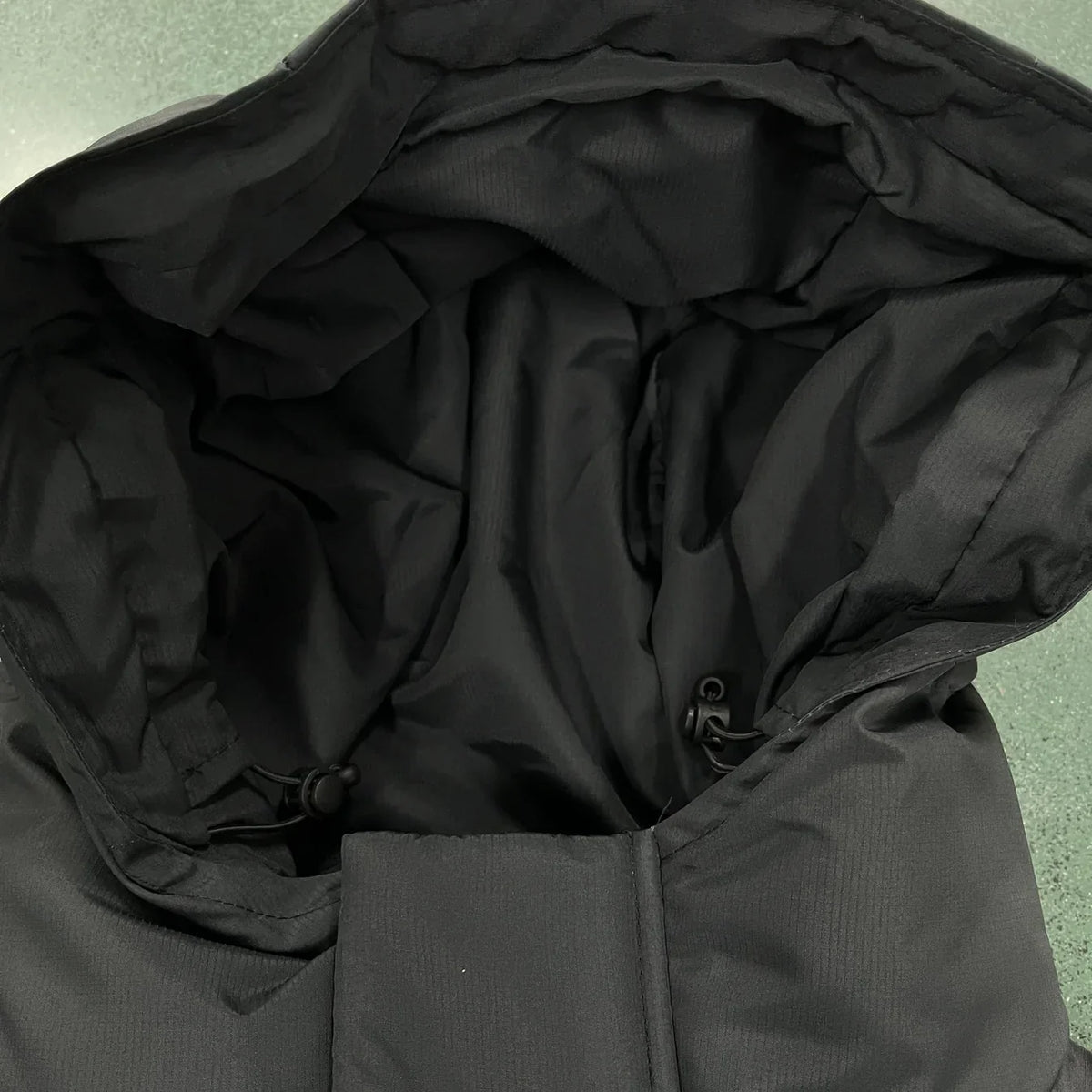 Trapstar Decoded 2025 Hooded Puffer - Black Gradient