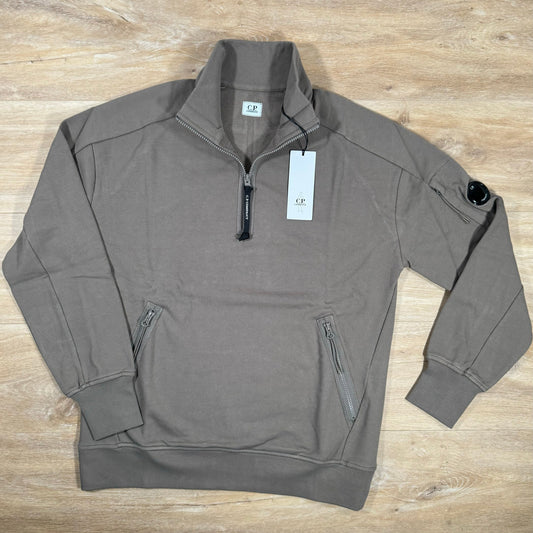 CP Company Diagonal Raised Half-Zipped Lens Sweatshirt in Walnut Castmark