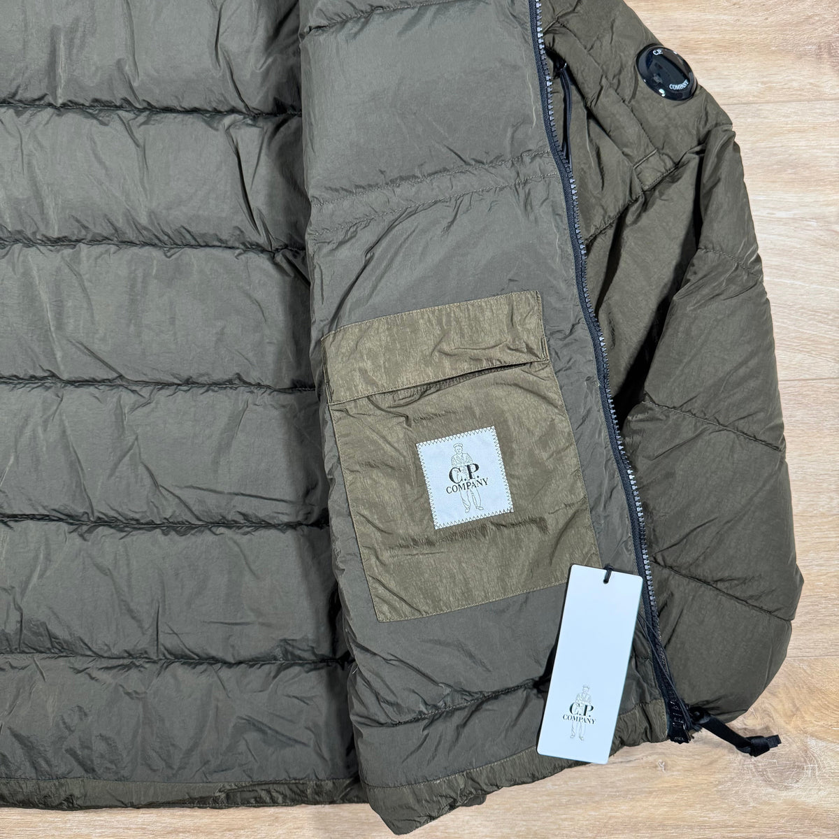 CP Company Chrome-R Down Lens Jacket in Ivy Green Castmark