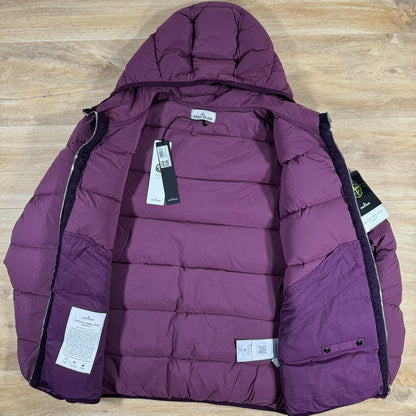 Stone Island Seamless Tunnel Down-TC Jacket in Burgundy Castmark