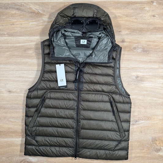 CP Company DD Shell Goggle Down Vest in Grape Leaf Castmark