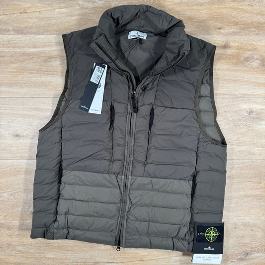 Stone Island Seamless Tunnel Nylon Down-TC Vest in Military Green Castmark