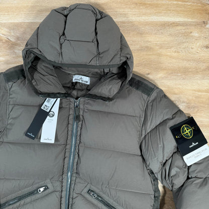 Stone Island Seamless Tunnel Down-TC Jacket in Walnut Brown Castmark
