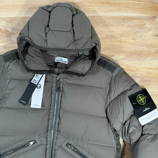 Stone Island Seamless Tunnel Down-TC Jacket in Walnut Brown Castmark