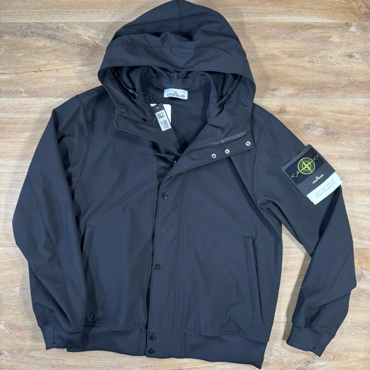 Stone Island Light Soft Shell-R Jacket in Black Castmark