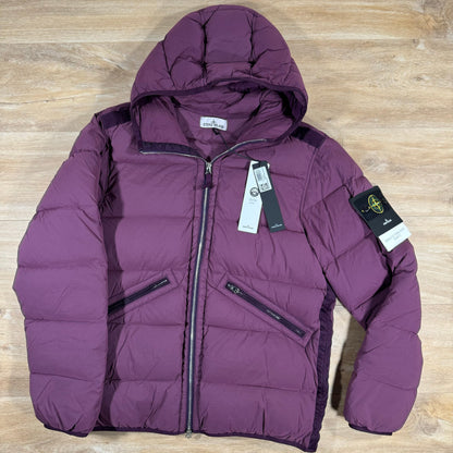 Stone Island Seamless Tunnel Down-TC Jacket in Burgundy Castmark