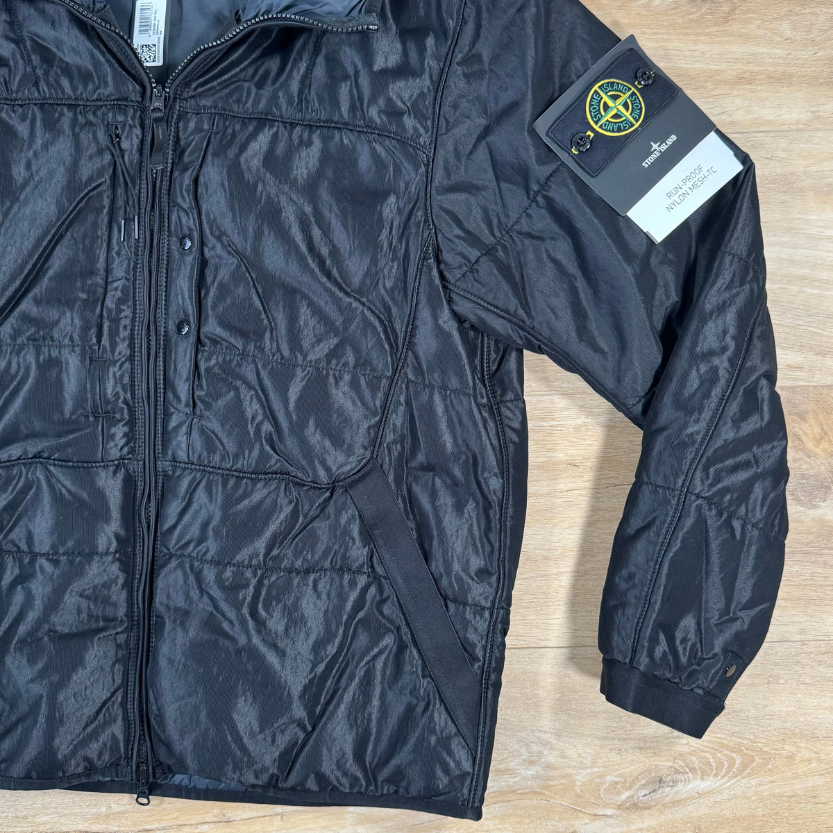 Stone Island Run-Proof Nylon Mesh-TC Reversible Jacket in Black Castmark