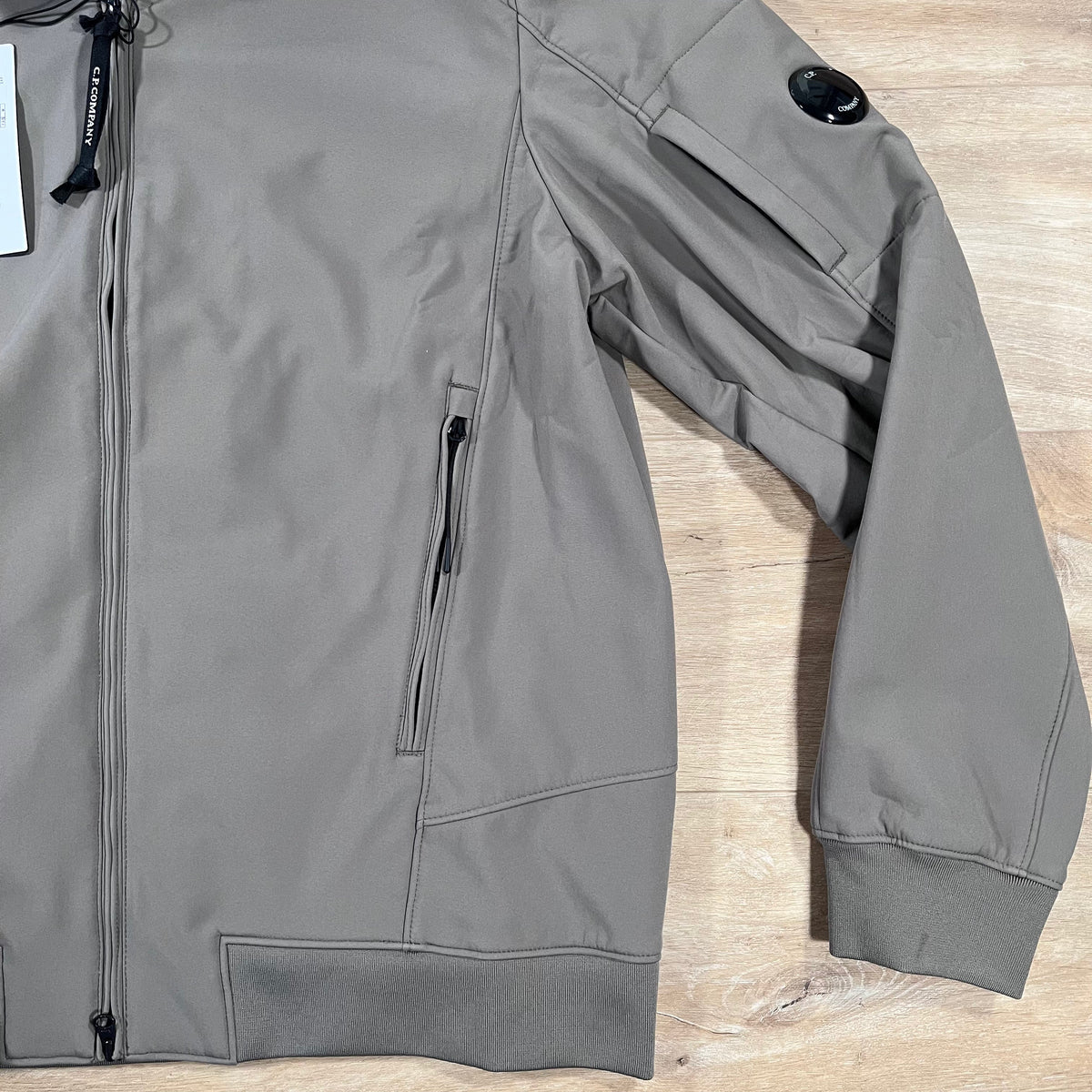 CP Company Shell-R Lens Jacket in Walnut Castmark