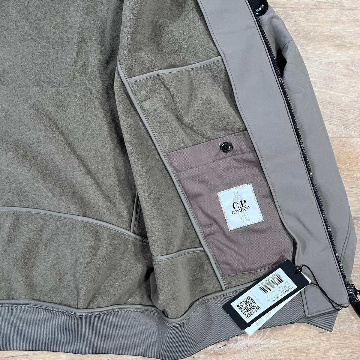 CP Company Shell-R Lens Jacket in Walnut Castmark