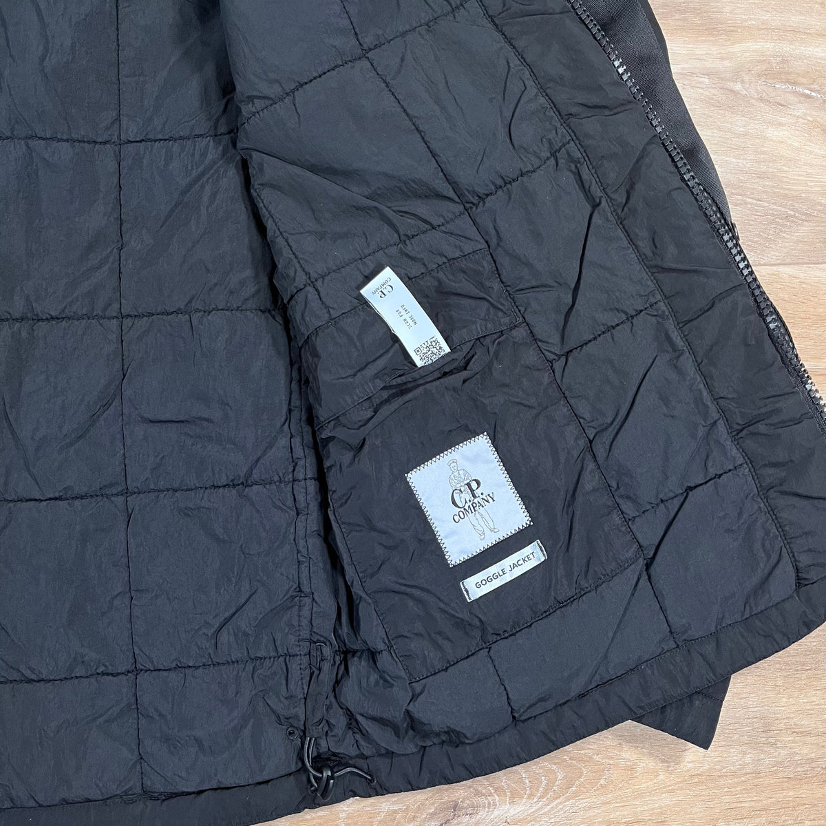CP Company Chrome-R Goggle Jacket in Black Castmark