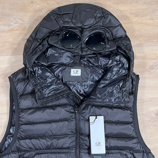 CP Company DD Shell Goggle Down Gilet in Black Castmark