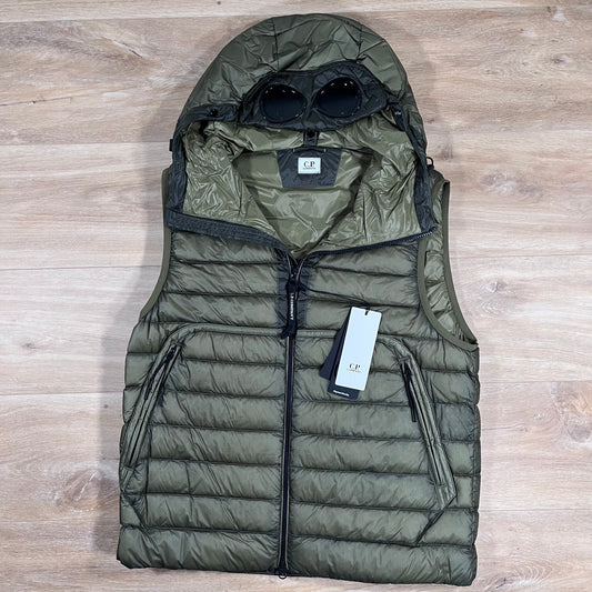 CP Company DD Shell Goggle Down Gilet in Elmwood Green Castmark