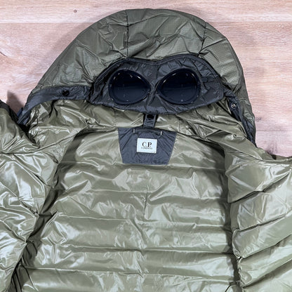 CP Company DD Shell Goggle Down Gilet in Elmwood Green Castmark