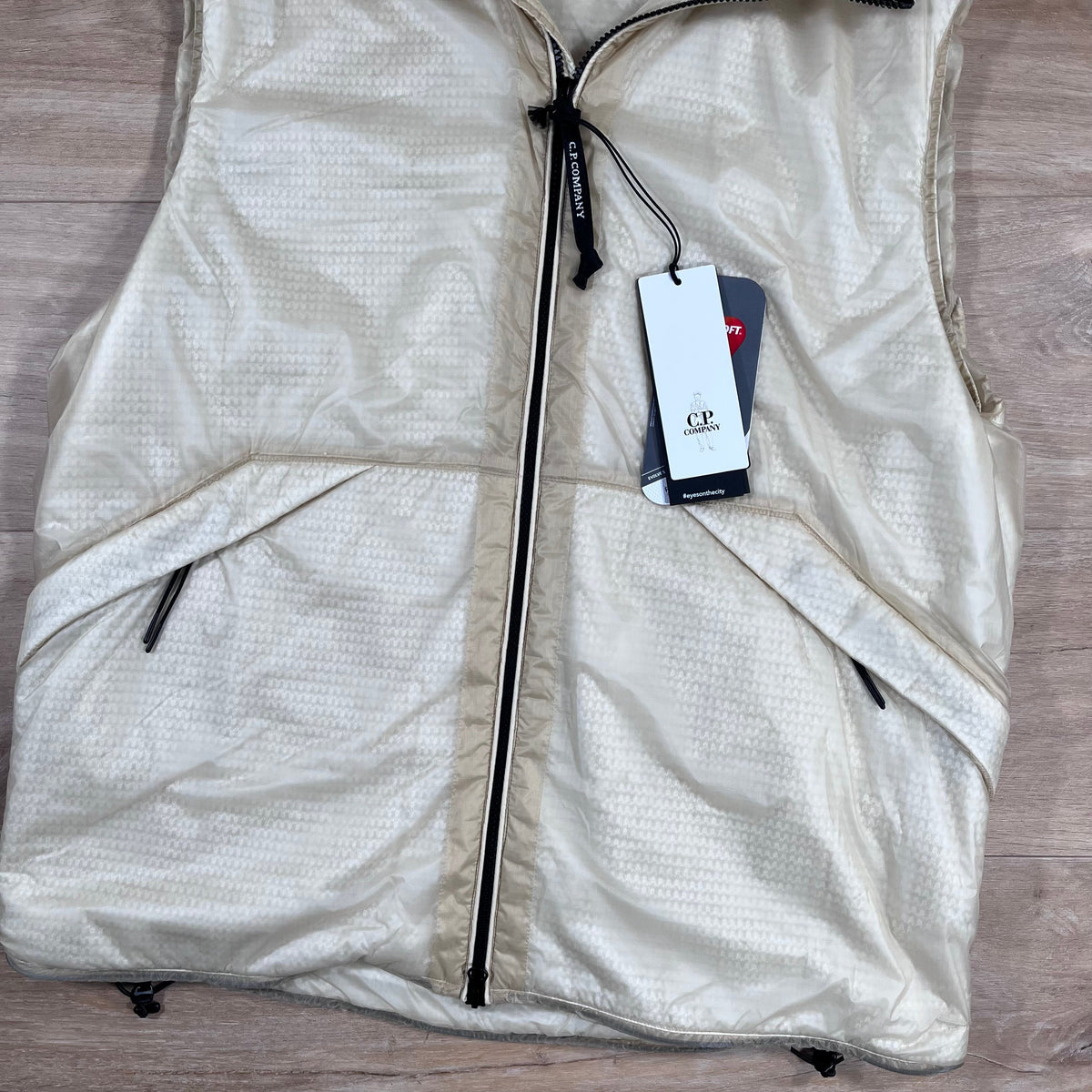 CP Company Nada Shell Goggle Padded Gilet in Pistachio Shell Castmark