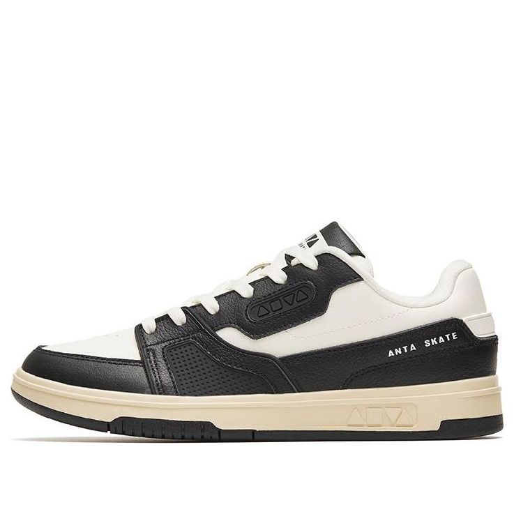 (WMNS) ANTA Lifestyle Low 'Black White' 122248026-1
