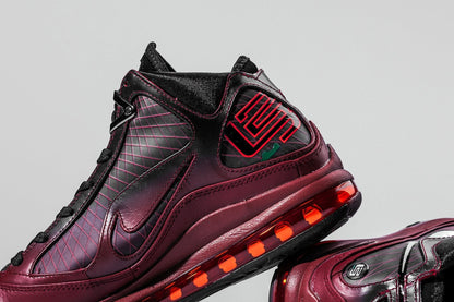 Lebron VII QS "Christmas" - Team Red/Metallic Silver/Black/Hot Red